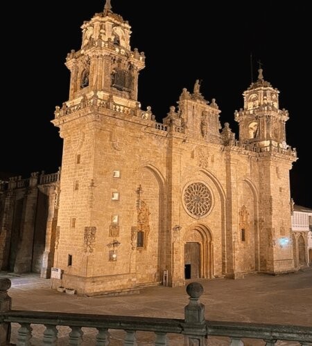 Mondoñedo estrena luz ornamental en la catedral y en casco histórico